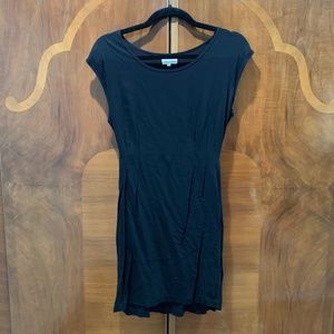 Phanuel simple black dress